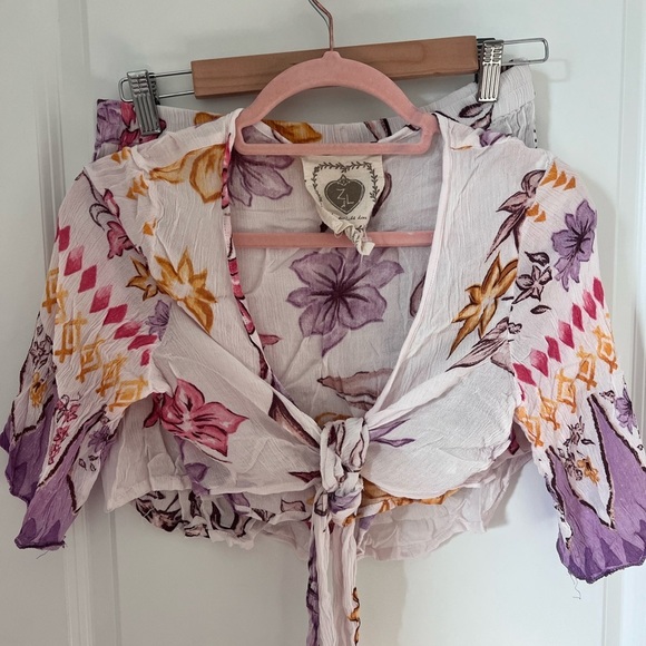 Z&L Europa Tops - Floral Tie-Front Top / Short beachwear Set Size Large